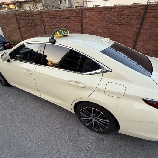 Konzession mit 2 Fahrzeugen (Lexus ES 300H in Aachen / Sofortübernahme möglich