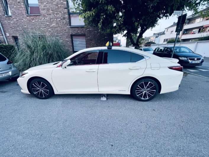 1 Taxikonzessionen +1 Fahrzeuge (Lexus ES300H) in Aachen – Sofortübernahme möglich