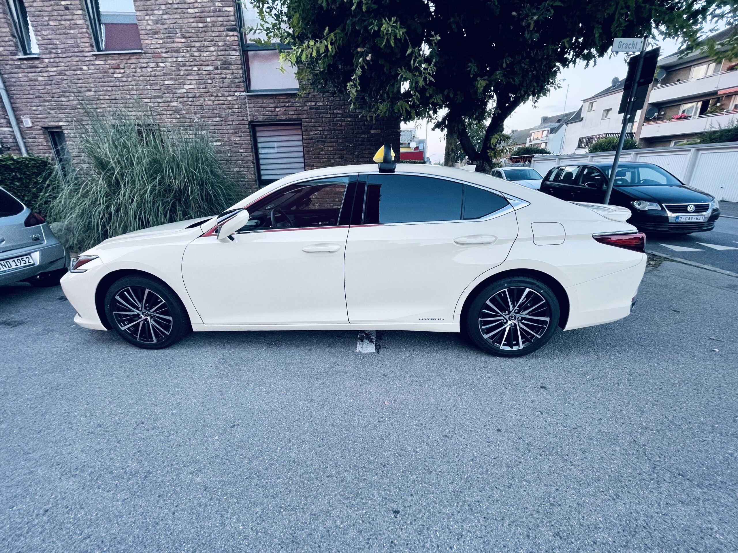 1 Taxibetrieb + Taxikonzessionen mit 1 Fahrzeuge (Lexus ES300H) in Aachen – Sofortübernahme möglich