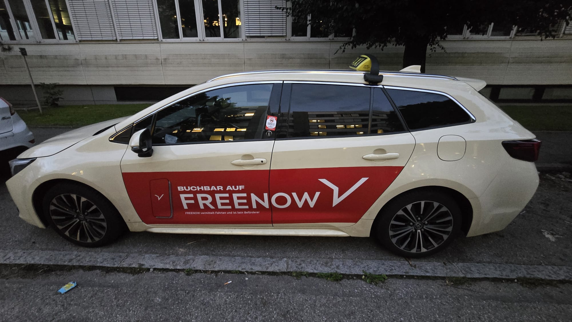 aktiver Taxibetrieb mit 4 Konzessionen und falls gewünscht mit 3 Fahrzeuge in München zu verkaufen