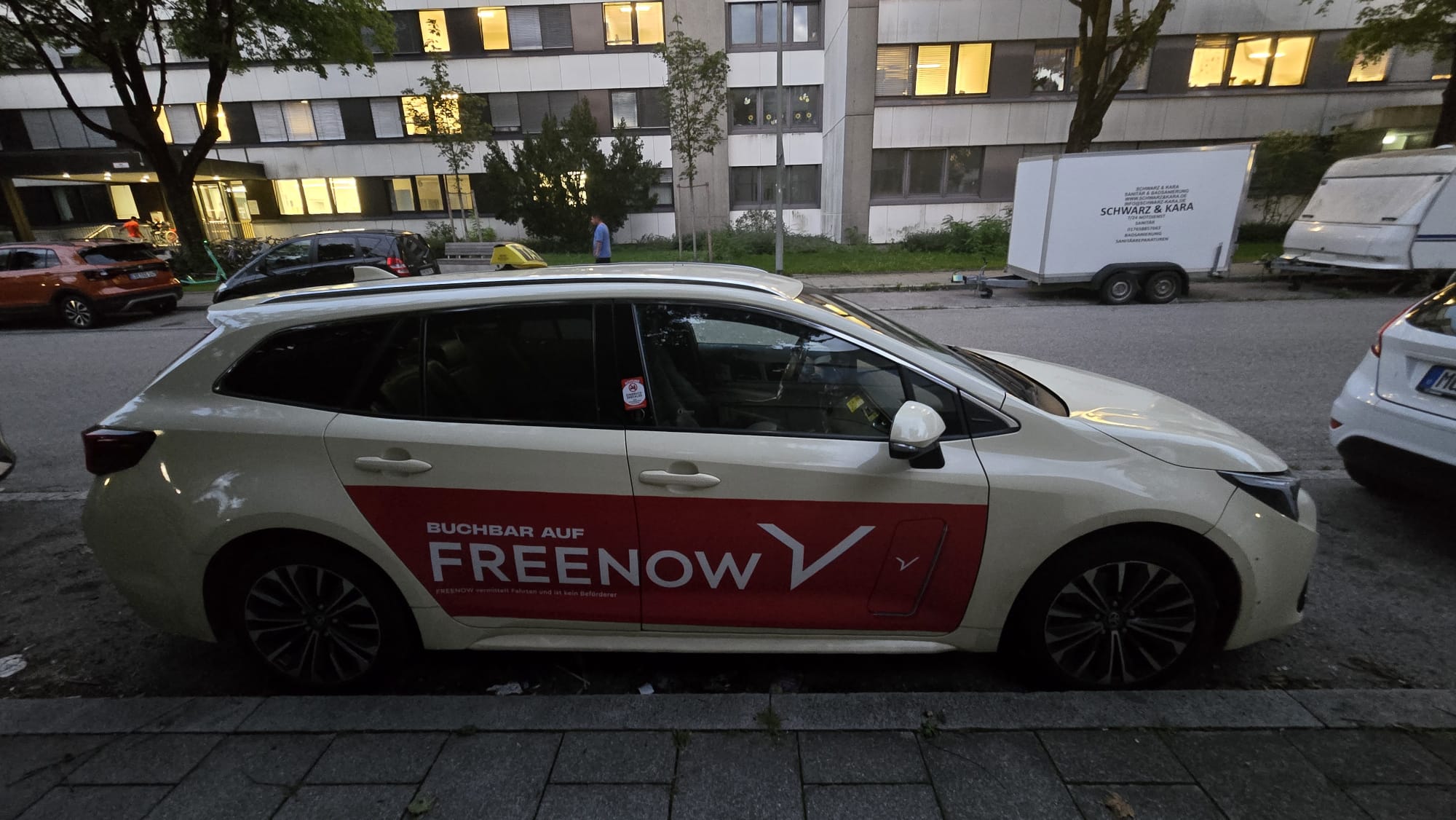 aktiver Taxibetrieb mit 4 Konzessionen und falls gewünscht mit 3 Fahrzeuge in München zu verkaufen