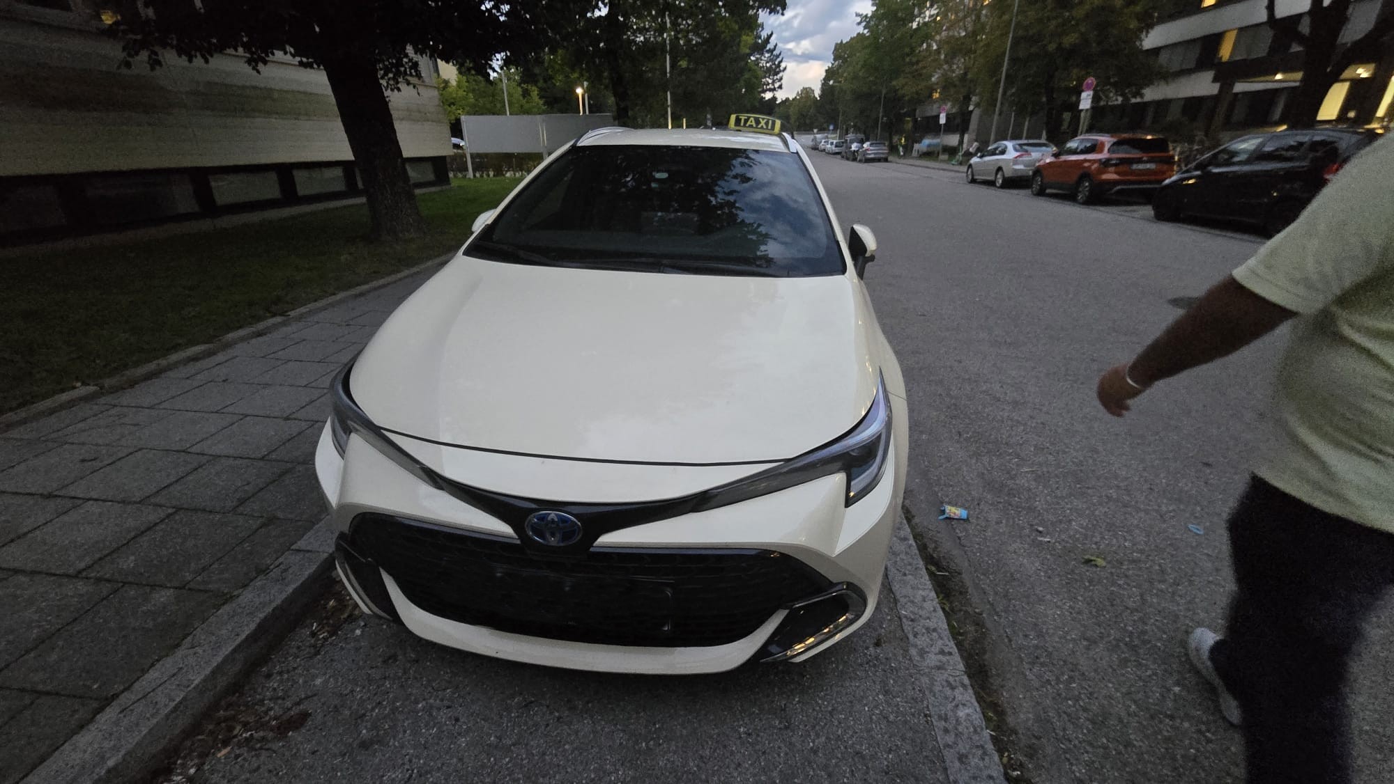 aktiver Taxibetrieb mit 4 Konzessionen und falls gewünscht mit 3 Fahrzeuge in München zu verkaufen
